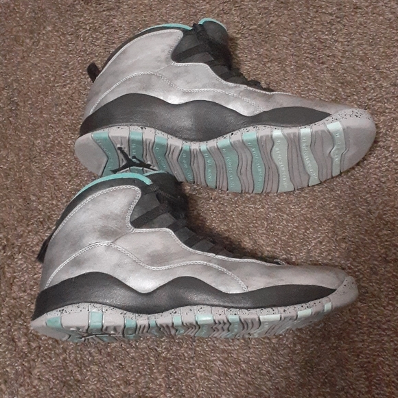 COPY - Jordan sneakers - Picture 2 of 4